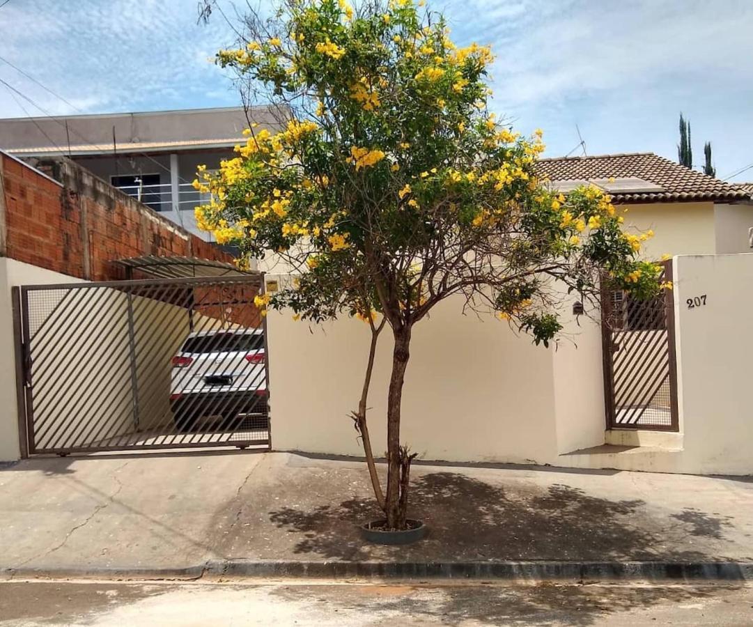فيلا Bela Casa Com Churrasqueira E Estacionamento Olímpia المظهر الخارجي الصورة